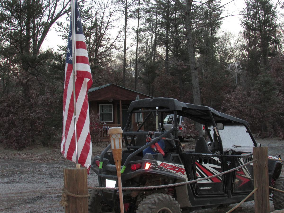 Best Bear Lodge & Campground Irons Экстерьер фото