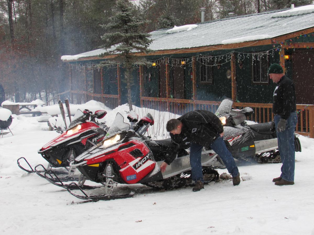 Best Bear Lodge & Campground Irons Экстерьер фото