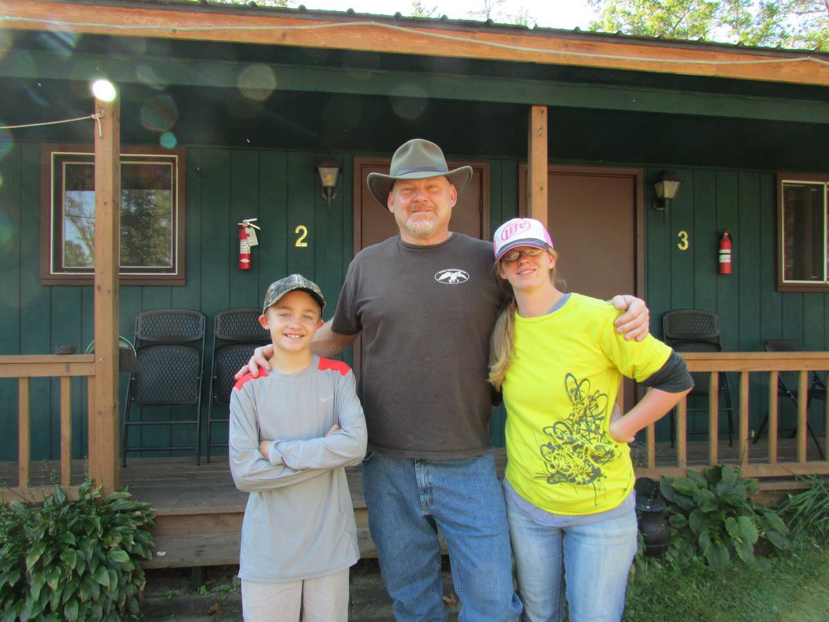 Best Bear Lodge & Campground Irons Экстерьер фото