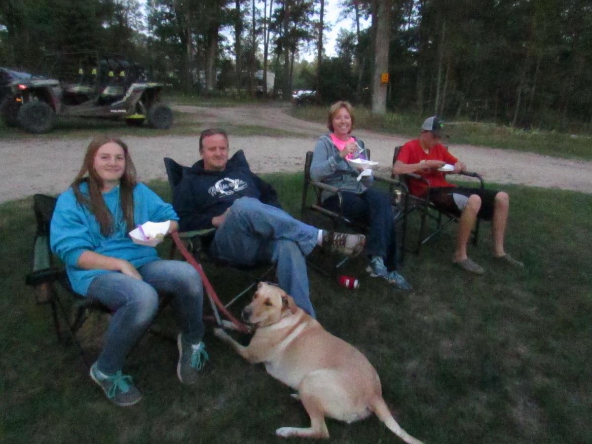 Best Bear Lodge & Campground Irons Экстерьер фото
